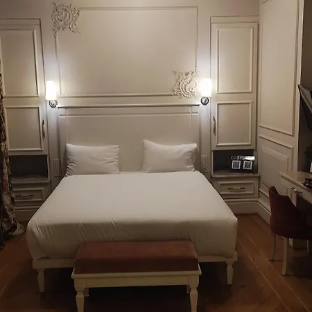 Hotel Corinne Art & Boutique 4*