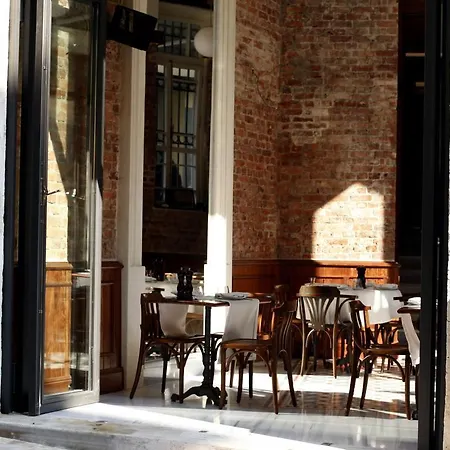 Corinne Art & Boutique Hotel