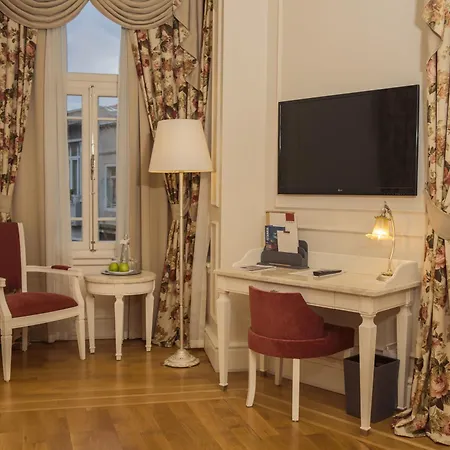 Corinne Art & Boutique Hotel 4*