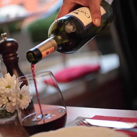 Corinne Art & Boutique