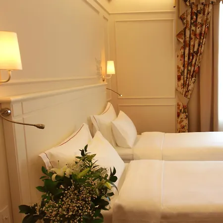 Corinne Art & Boutique