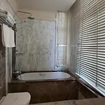 Hotel Corinne Art & Boutique