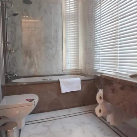Corinne Art & Boutique Hotel