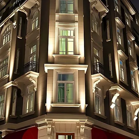 Hotel Corinne Art & Boutique 4*