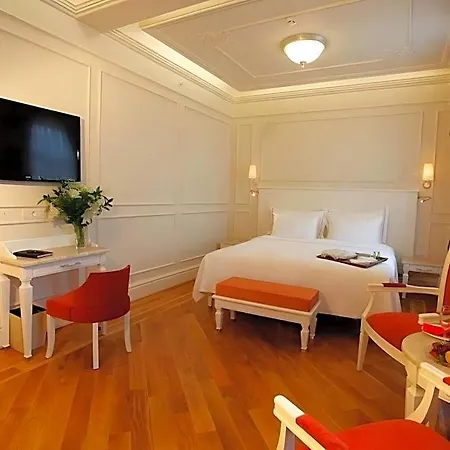 Corinne Art & Boutique Hotel
