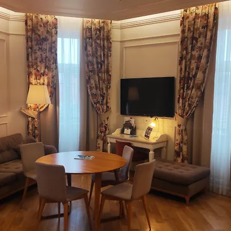 Corinne Art & Boutique Hotel